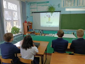 Пробую профессию в сфере науки и образования.
